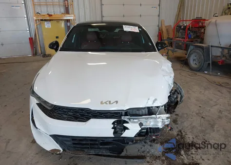 2022 Kia K5 Gt-Line z USA, uszkodzony, nr VIN 5XXG64J23NG100863